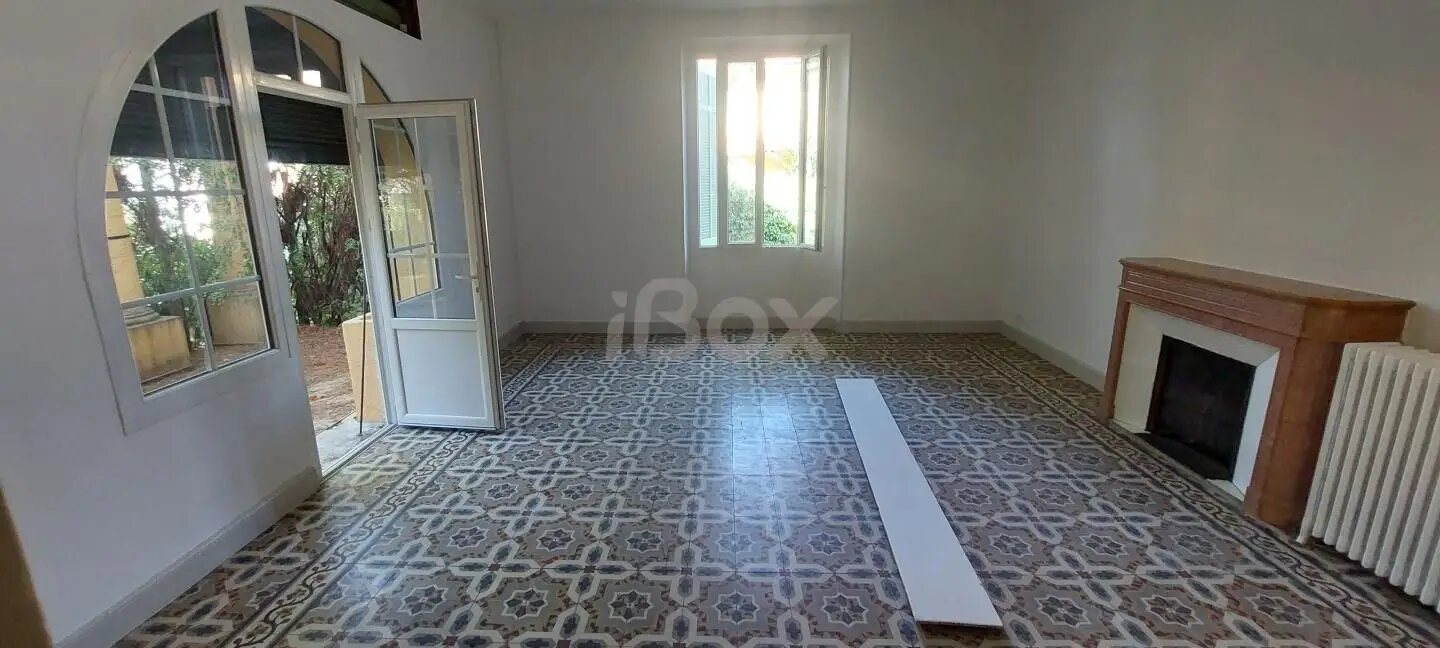 Maison à louer, 210m², Ollioules