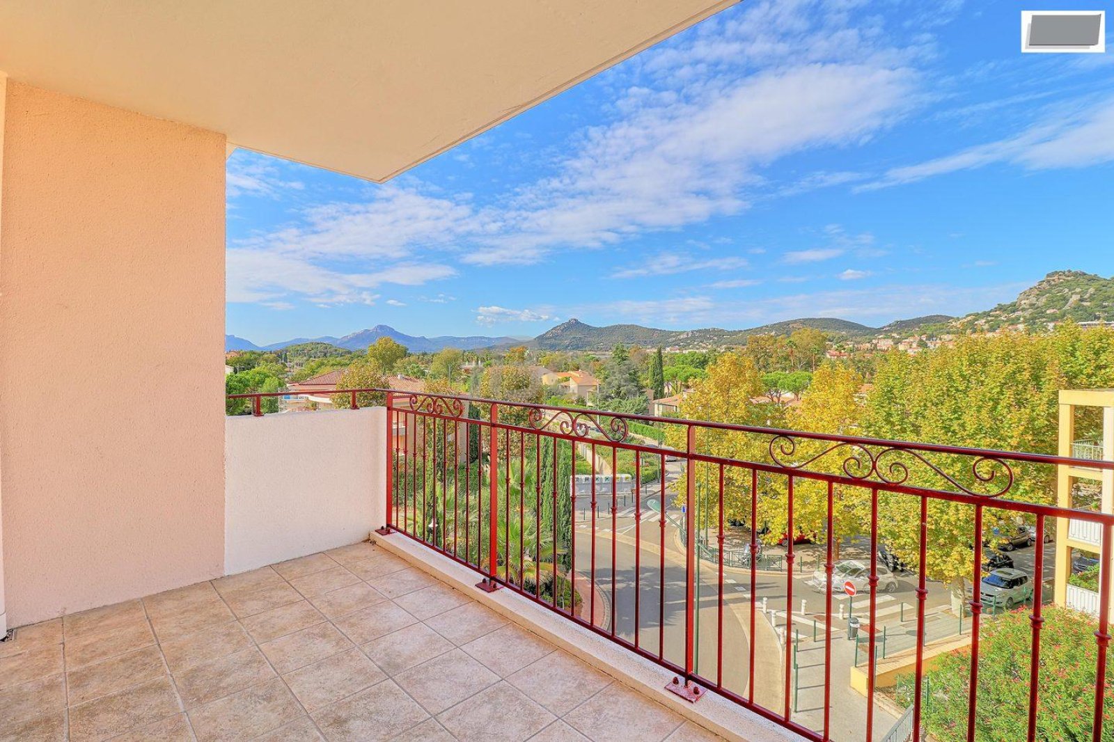 Appartement à louer, 1m², Hyères
