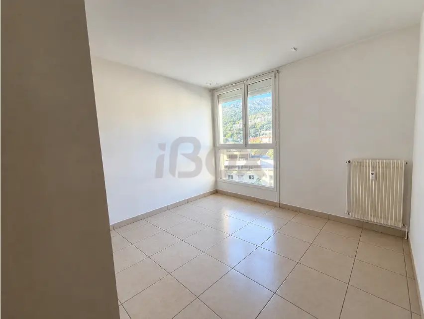 Appartement à louer, 74m², Toulon
