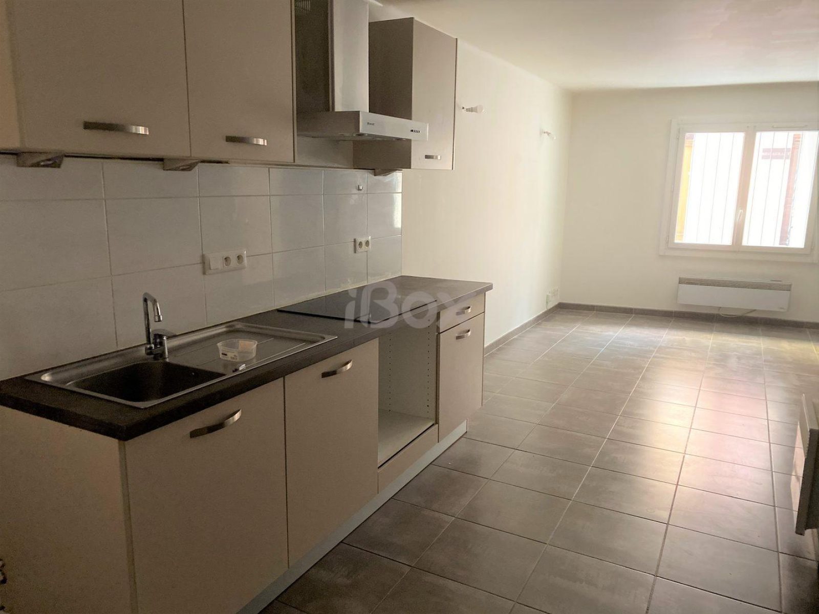 Appartement à louer, 1m², Sanary-sur-Mer