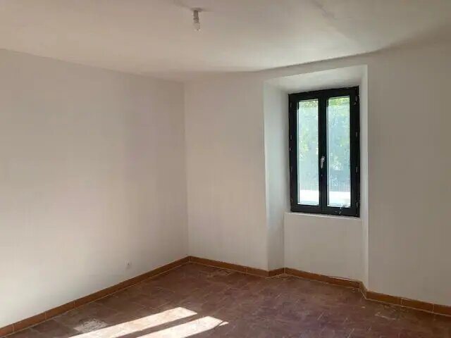 Maison à louer, 129m², Violès