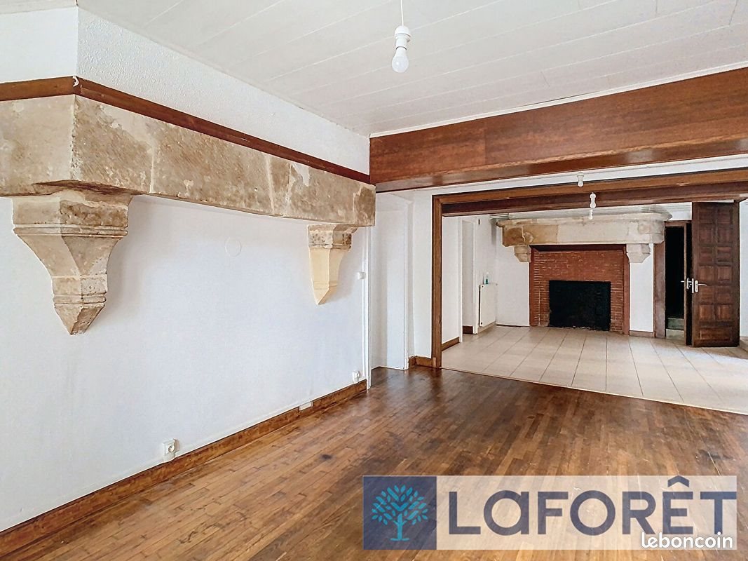 Appartement à louer, 102m², Selongey