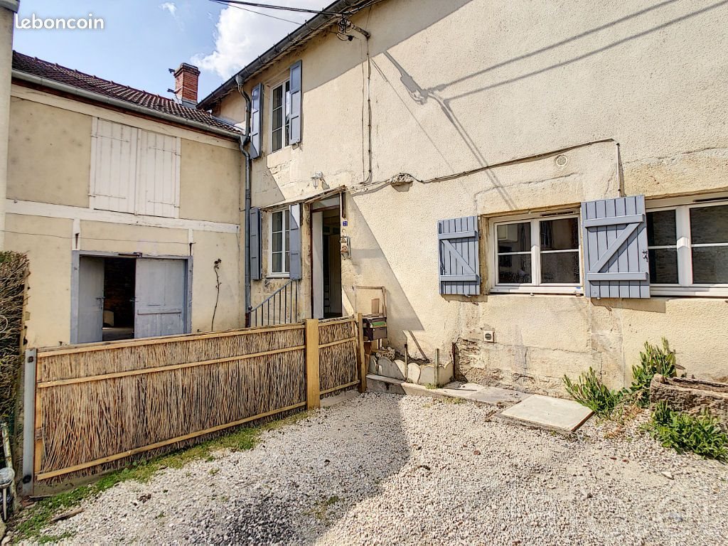 Maison à louer, 104m², Rolampont