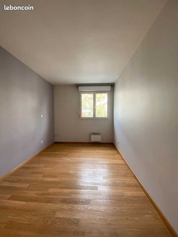Appartement à louer, 66m², Massy
