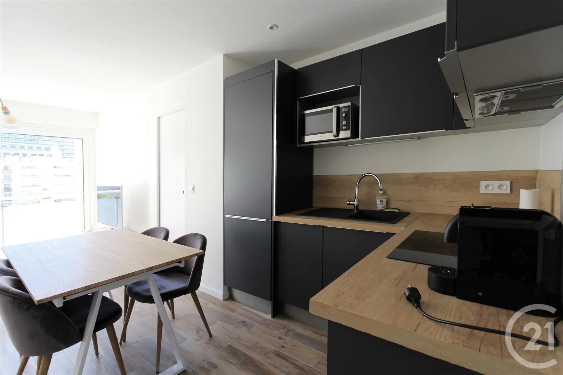 Appartement à louer, 30m², Courbevoie