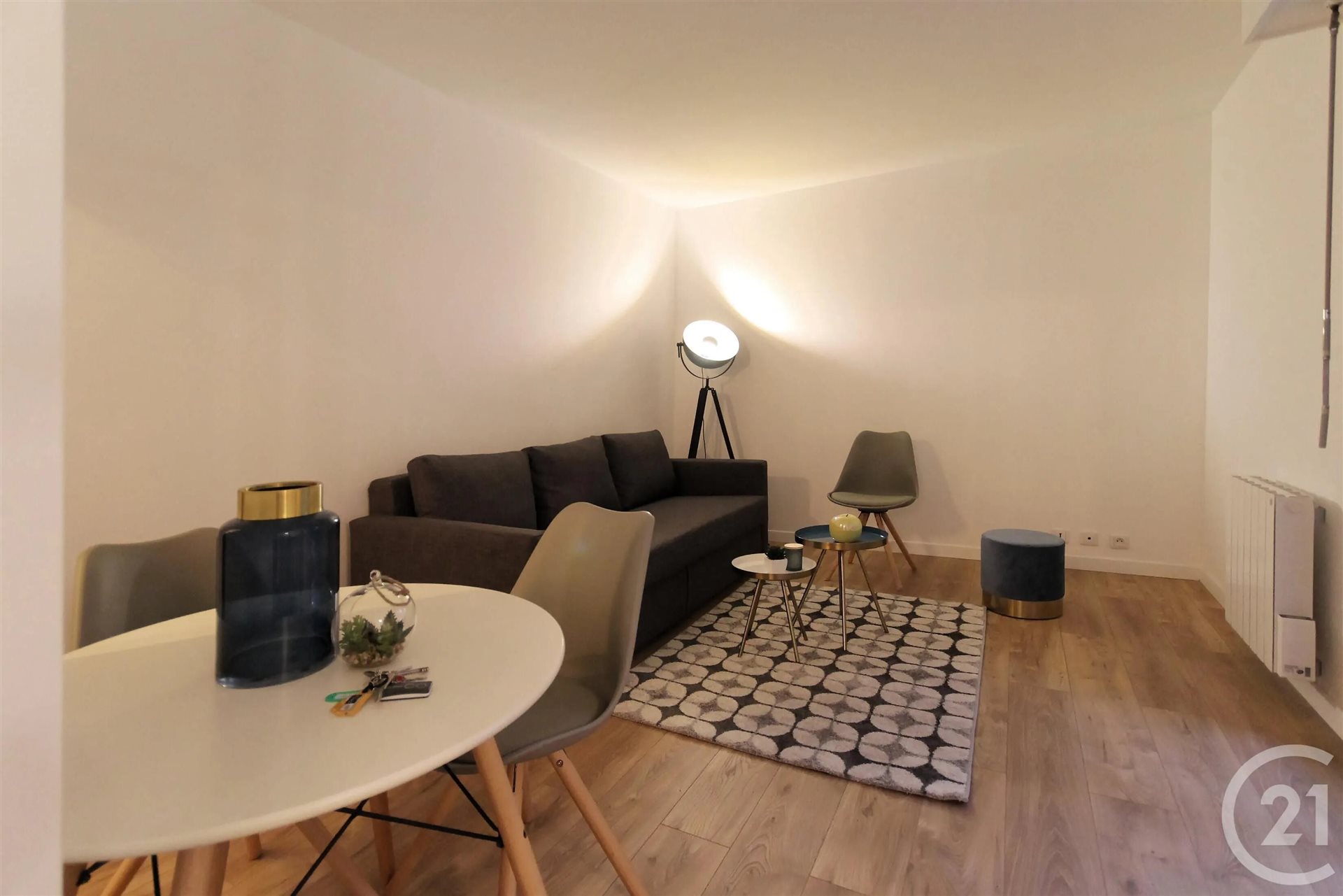 Appartement à louer, 34m², Courbevoie