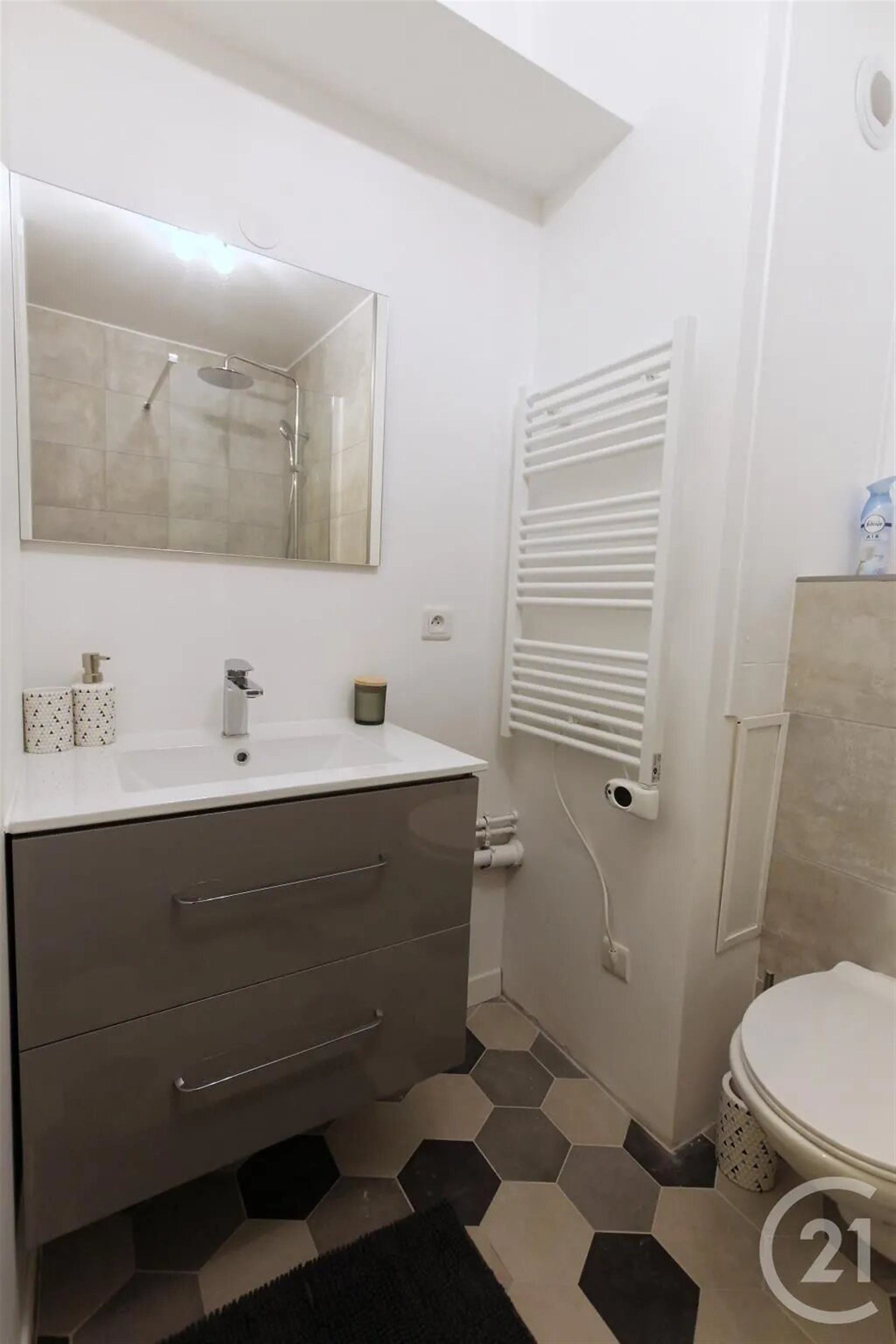 Appartement à louer, 34m², Courbevoie
