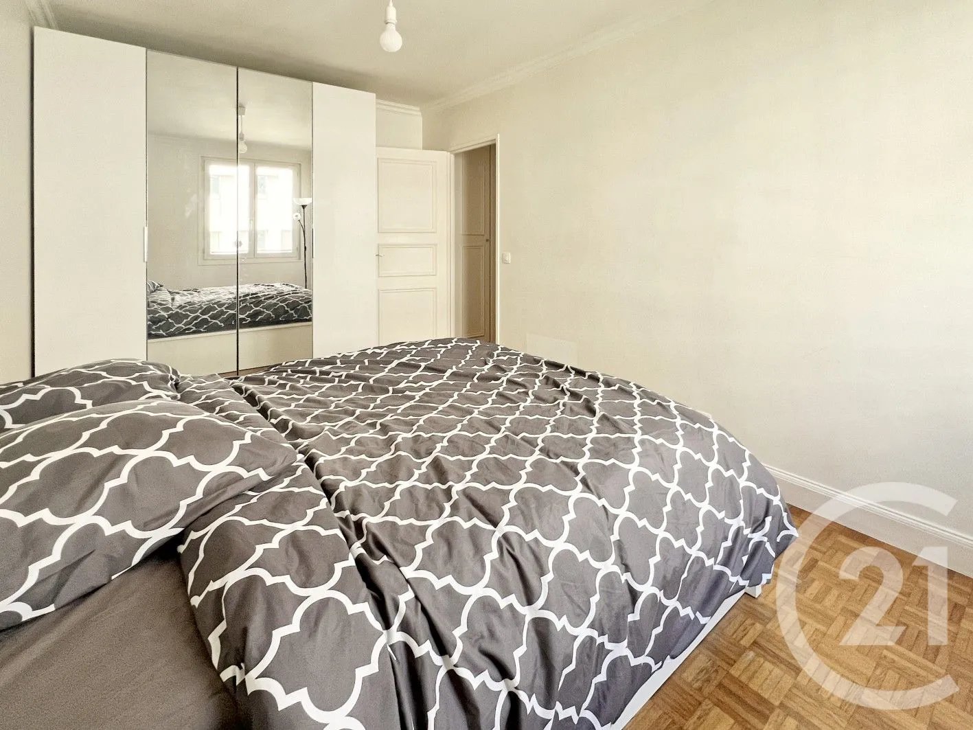Appartement à louer, 46m², Courbevoie