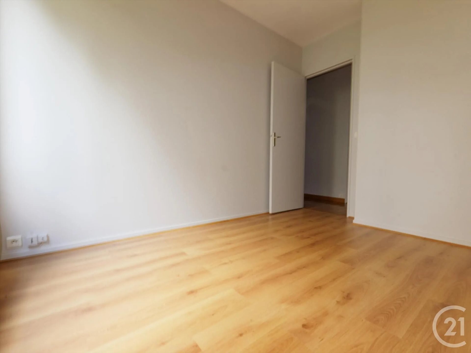 Appartement à louer, 65m², Courbevoie
