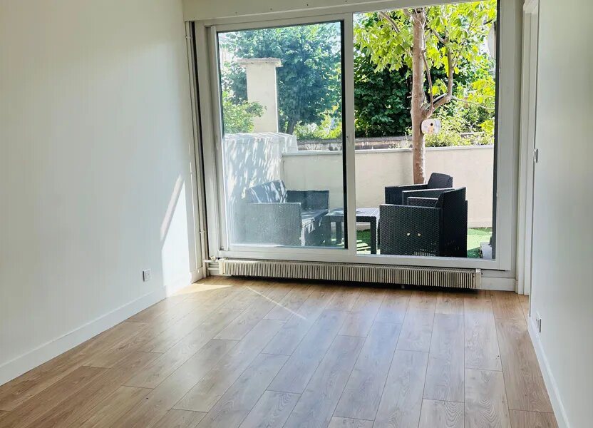 Appartement à louer, 29m², Courbevoie