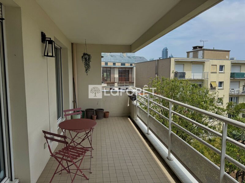 Appartement à louer, 84m², Suresnes