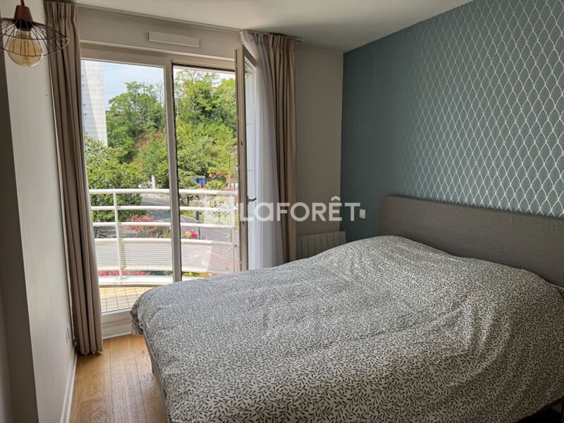 Appartement à louer, 84m², Suresnes