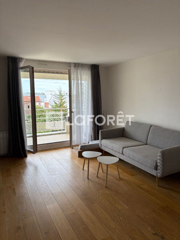 Appartement à louer, 84m², Suresnes