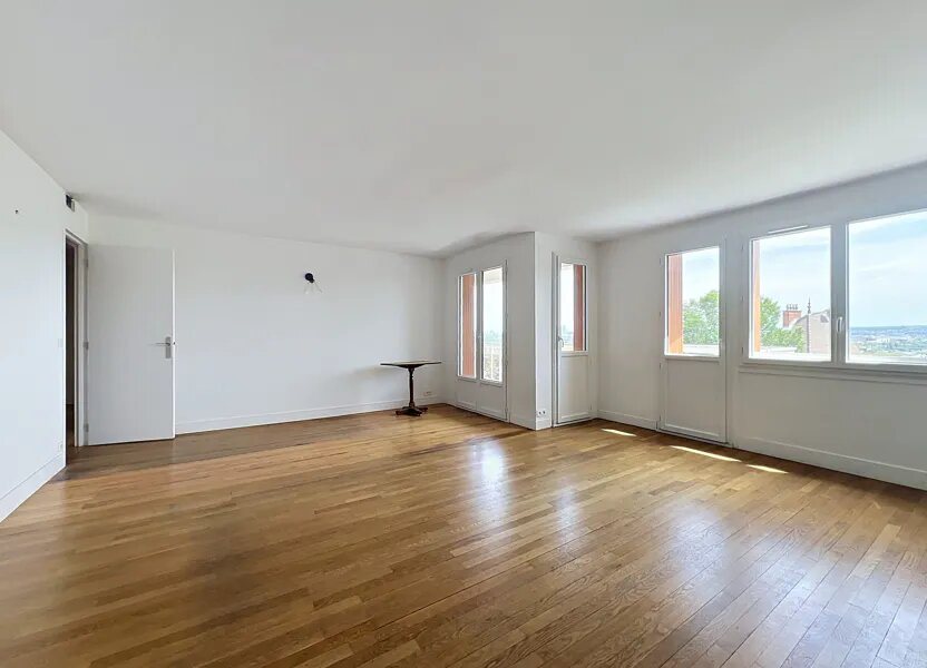 Appartement à louer, 94m², Suresnes