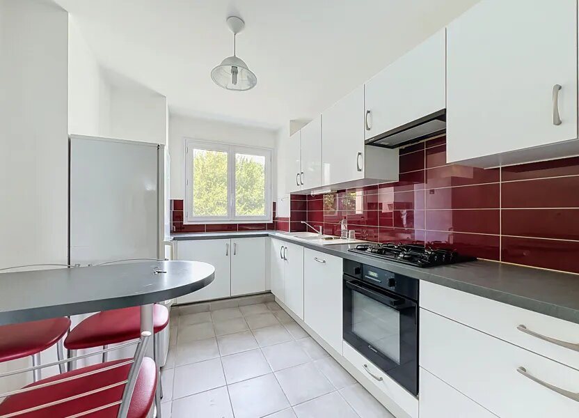 Appartement à louer, 94m², Suresnes