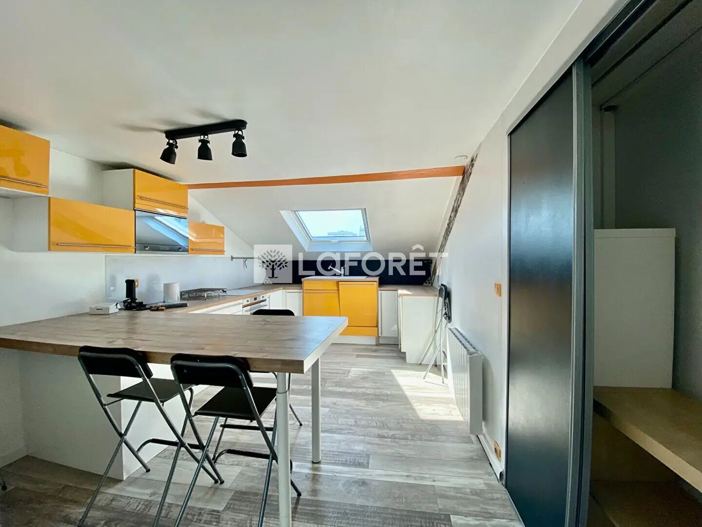Appartement à louer, 47m², Suresnes