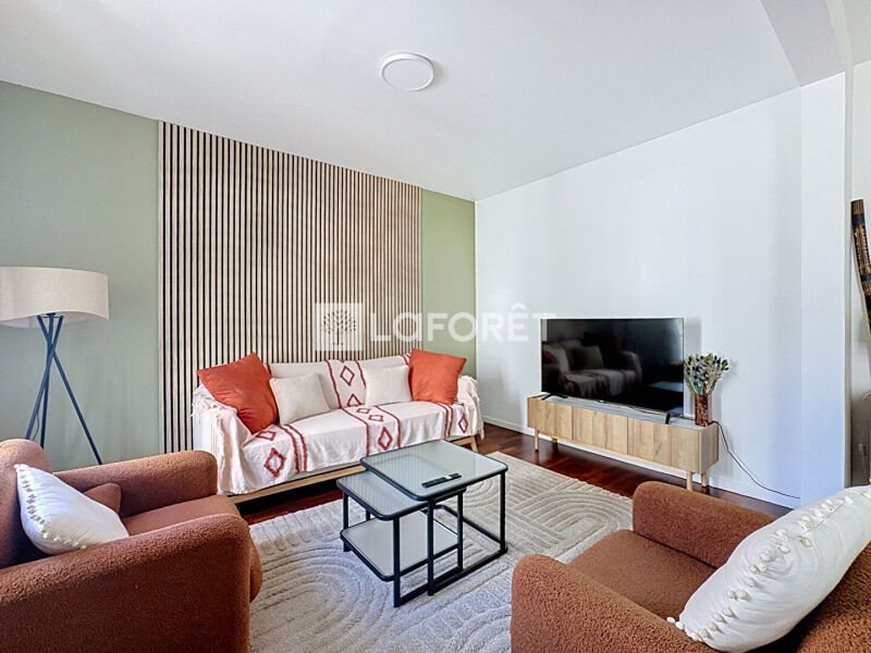Appartement à louer, 74m², Courbevoie