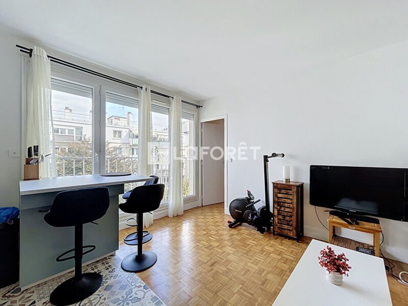 Appartement à louer, 46m², Courbevoie