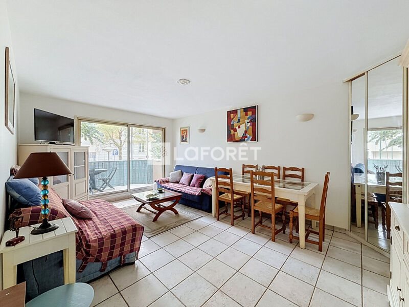 Appartement à louer, 48m², Courbevoie