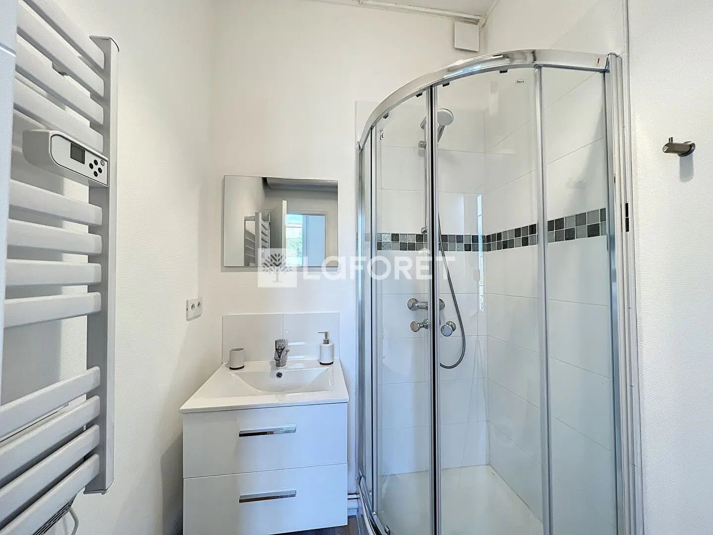 Appartement à louer, 18m², Courbevoie