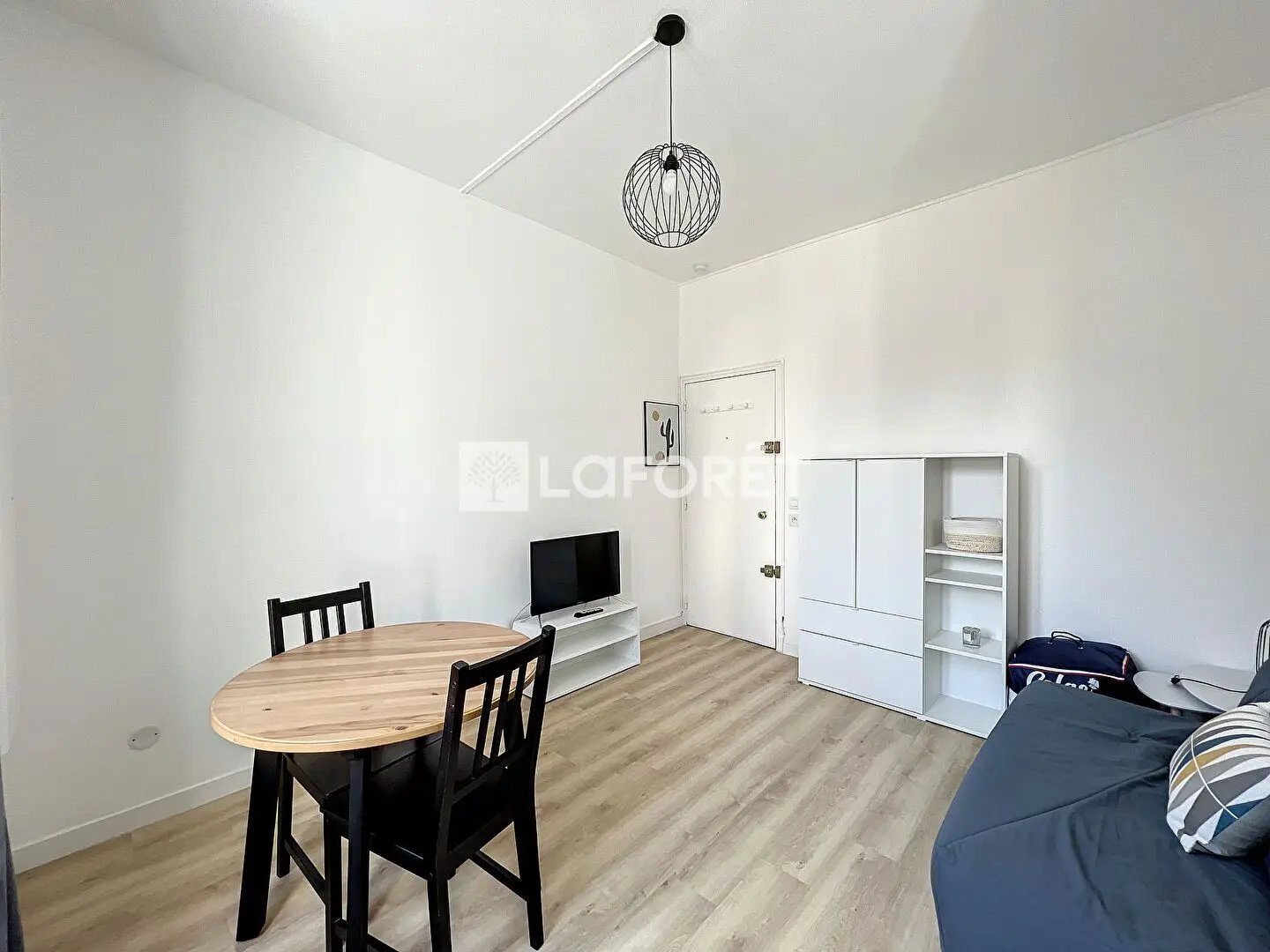 Appartement à louer, 18m², Courbevoie