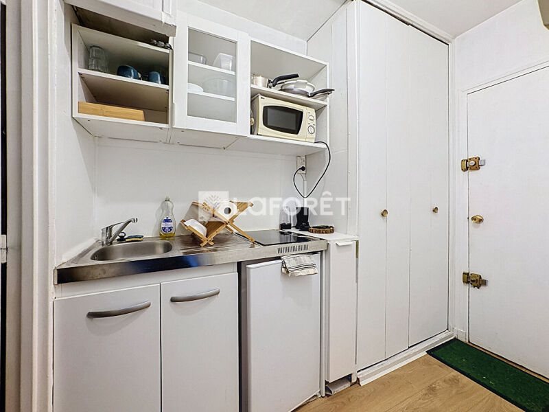 Appartement à louer, 17m², Courbevoie
