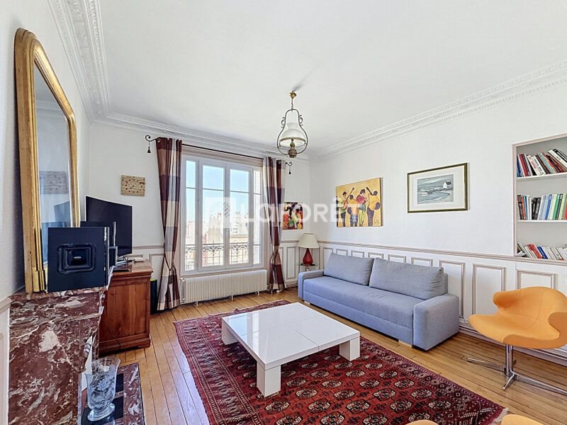 Appartement à louer, 83m², Courbevoie
