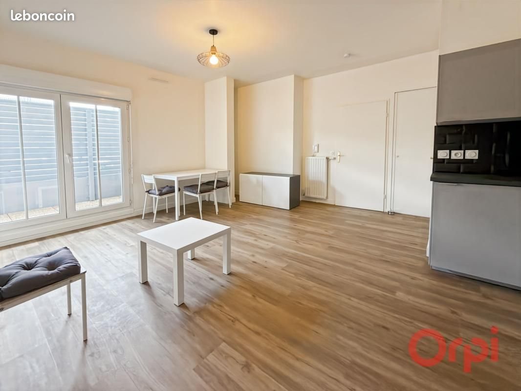 Appartement à louer, 45m², Stains