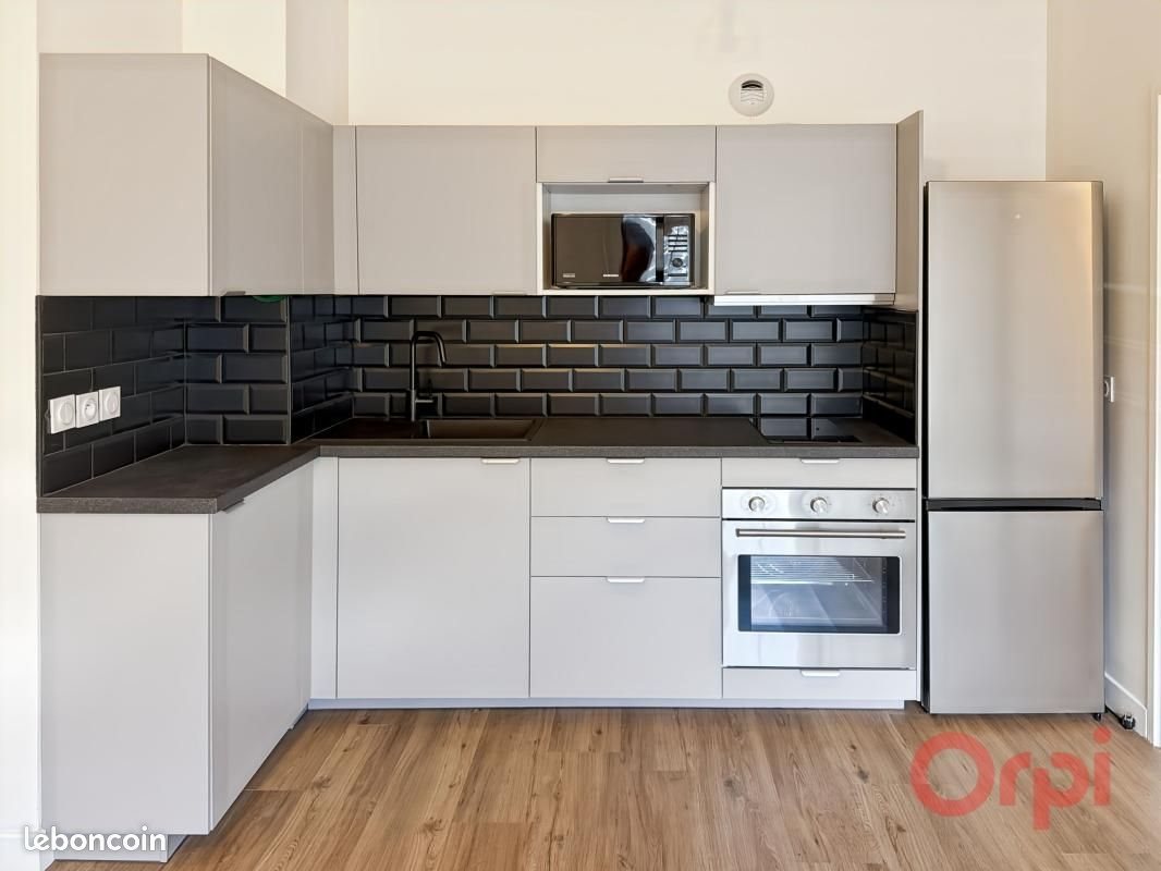 Appartement à louer, 45m², Stains