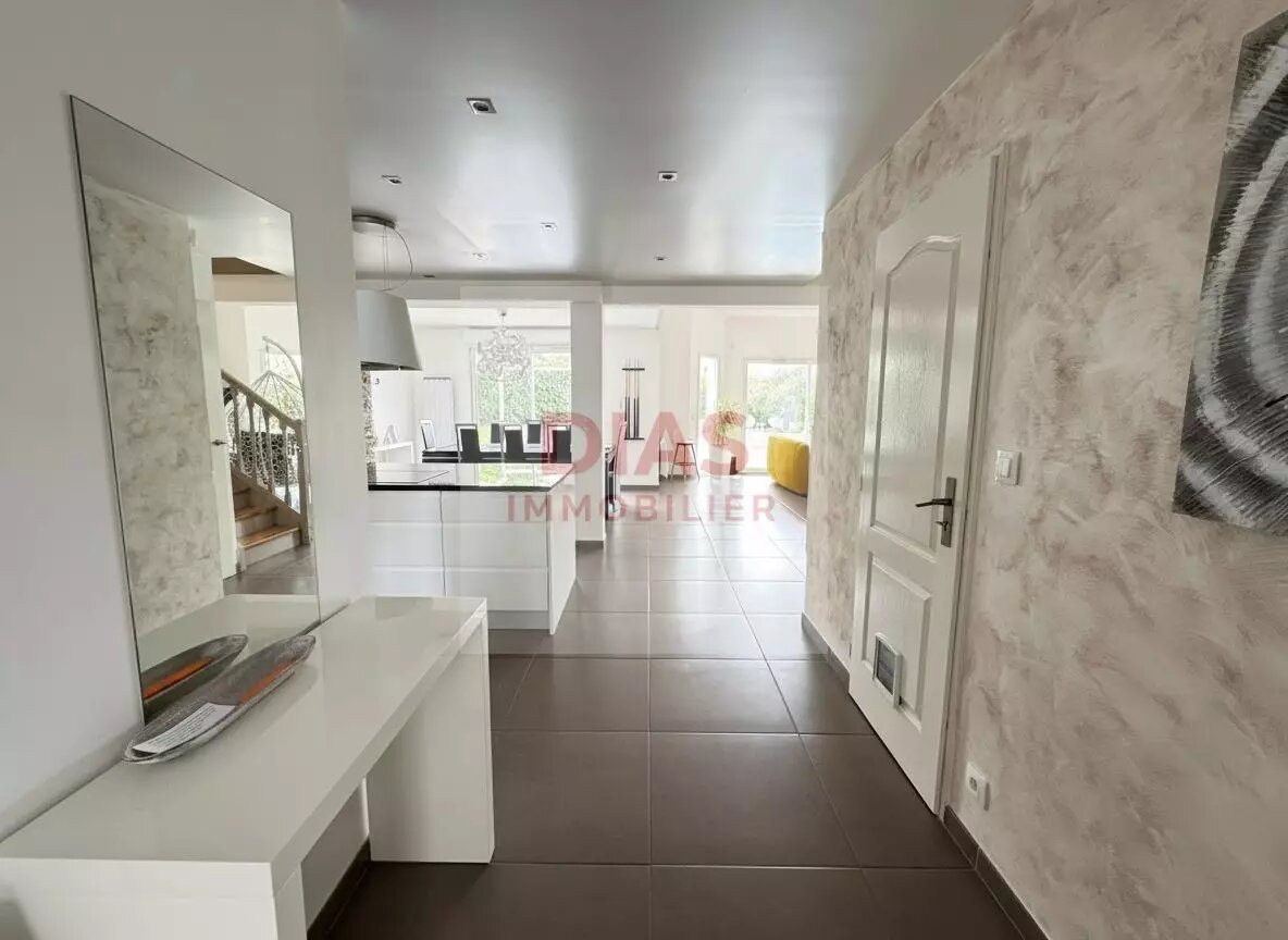 Maison à vendre, 165m², La Queue-en-Brie