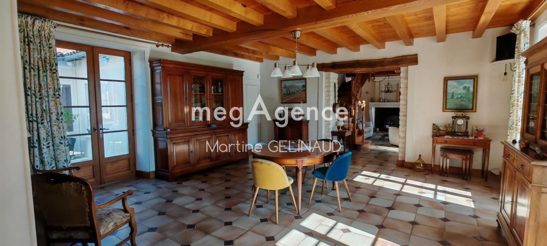 Maison à vendre, 237m², Saintes