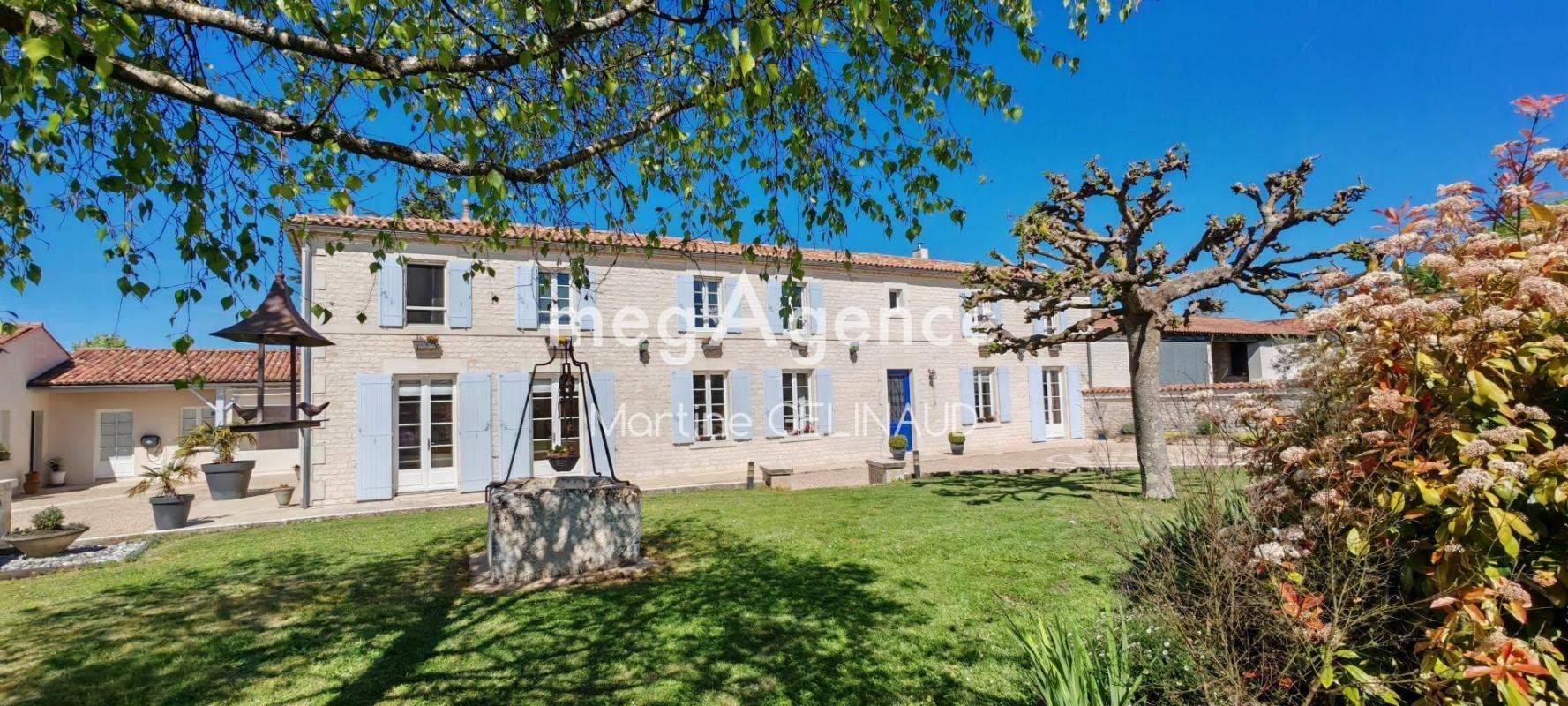 Maison à vendre, 237m², Saintes