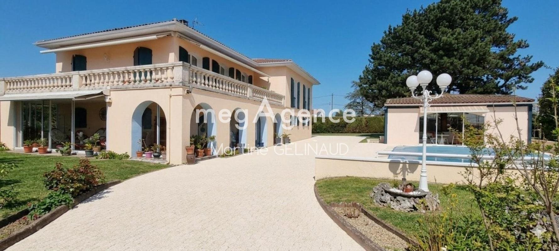 Maison à vendre, 217m², Saintes