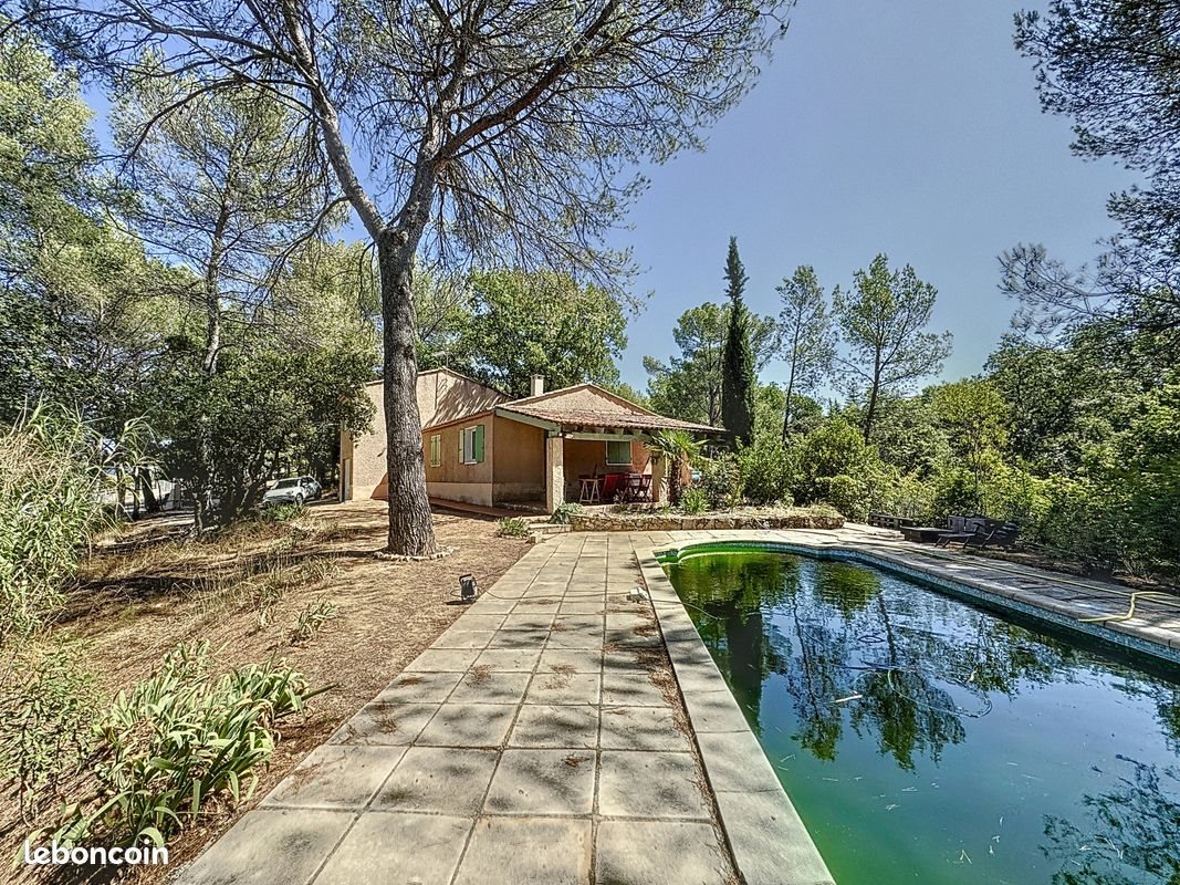 Maison à vendre, 107m², Châteauneuf-le-Rouge
