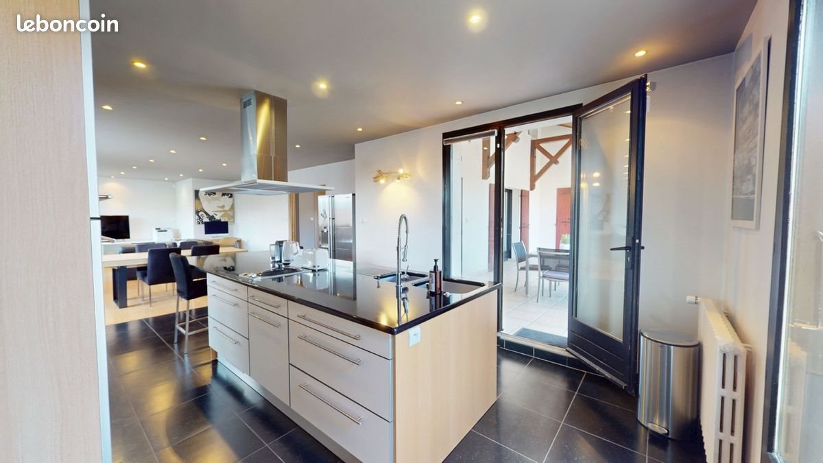 Maison à vendre, 215m², Gières