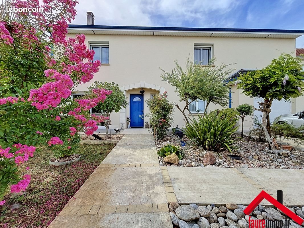 Maison à vendre, 152m², Saint-Pantaléon-de-Larche
