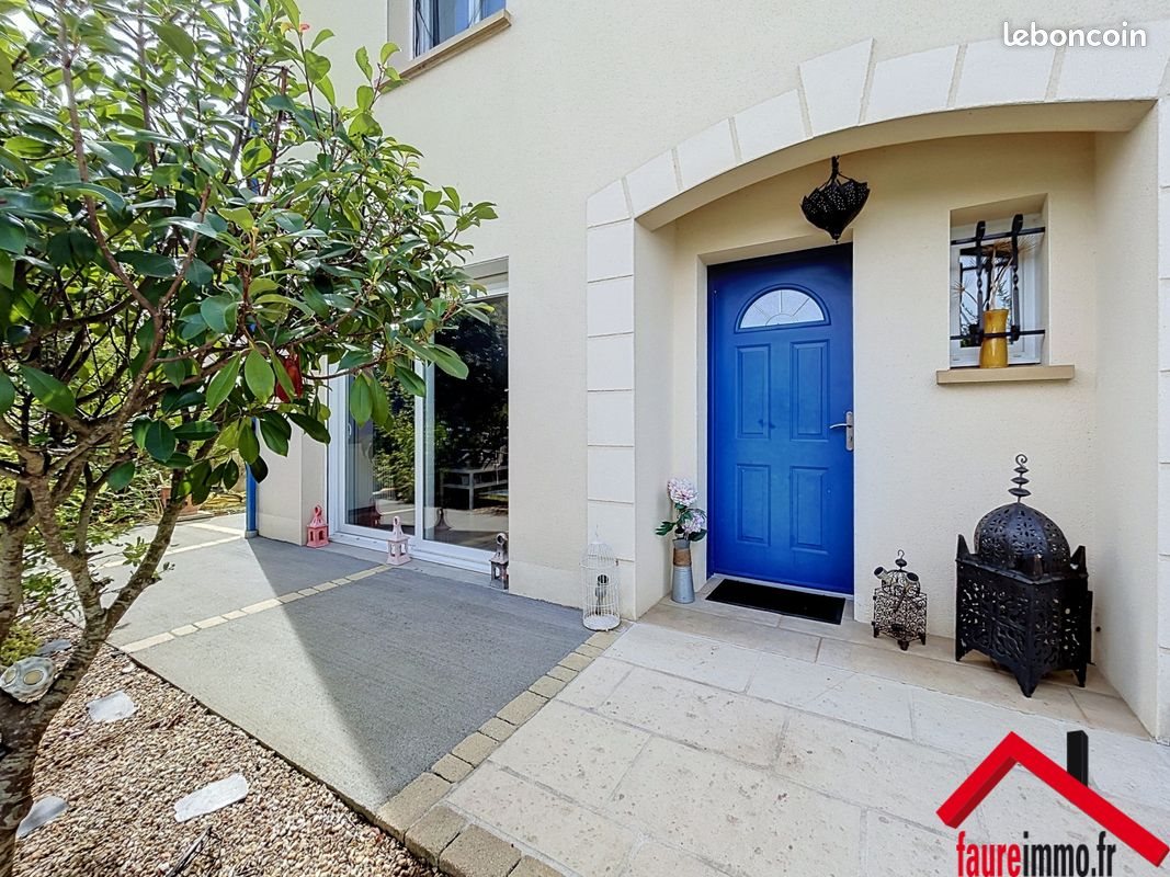 Maison à vendre, 152m², Saint-Pantaléon-de-Larche