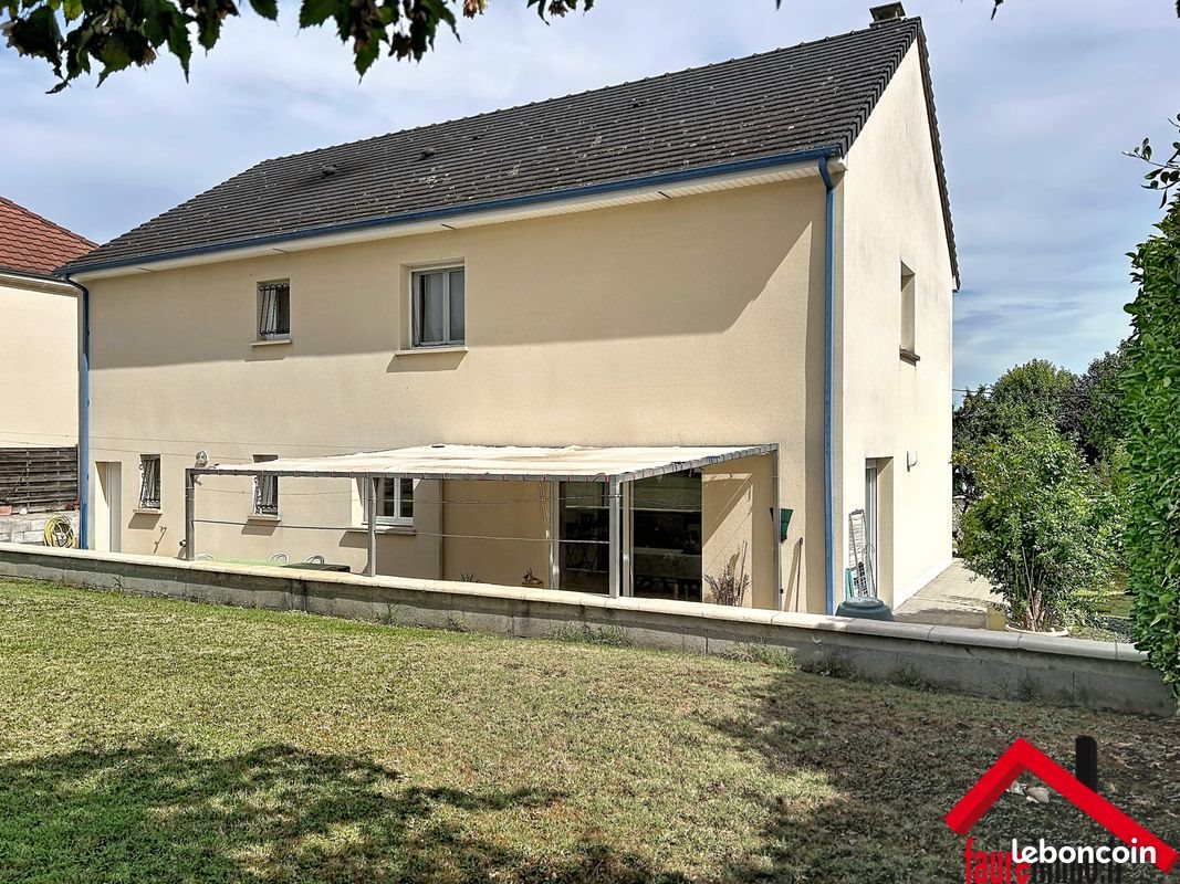 Maison à vendre, 152m², Saint-Pantaléon-de-Larche