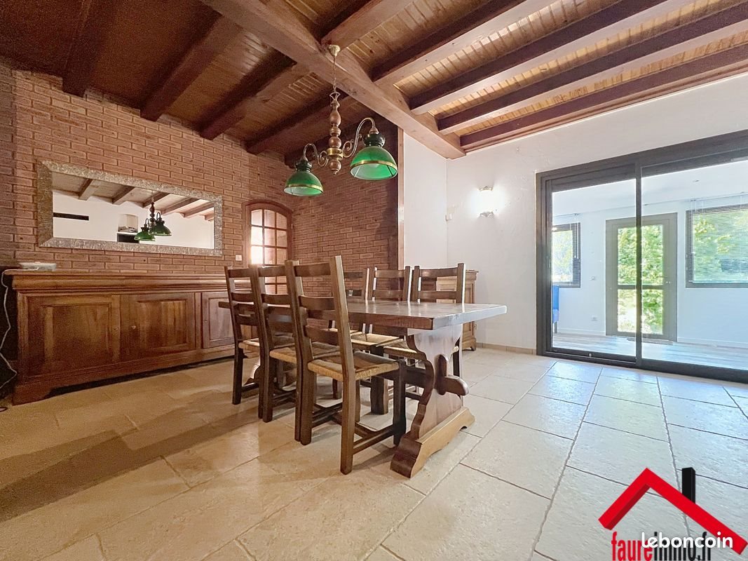 Maison à vendre, 200m², Ussac
