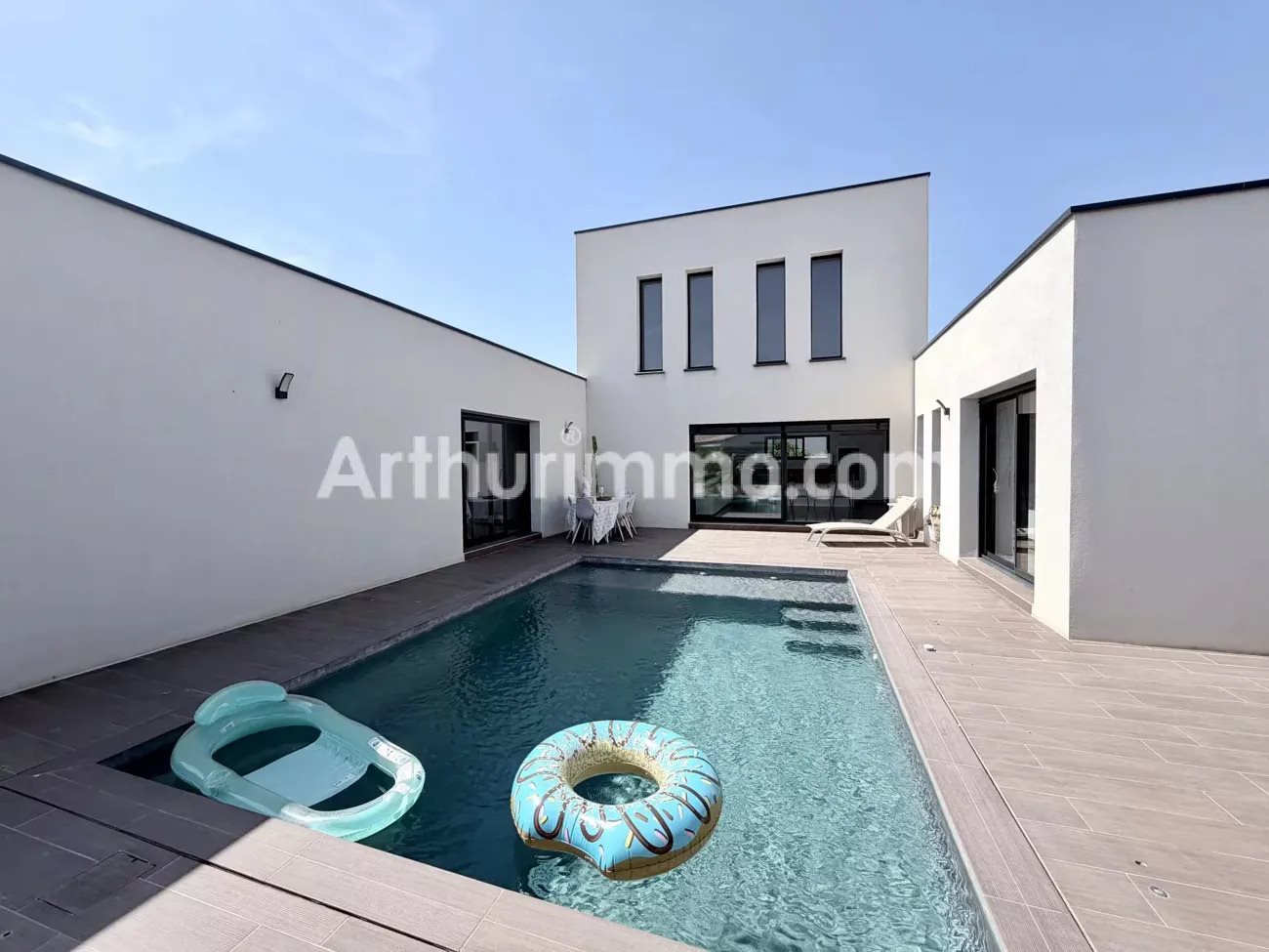 Maison à vendre, NaNm², Vias