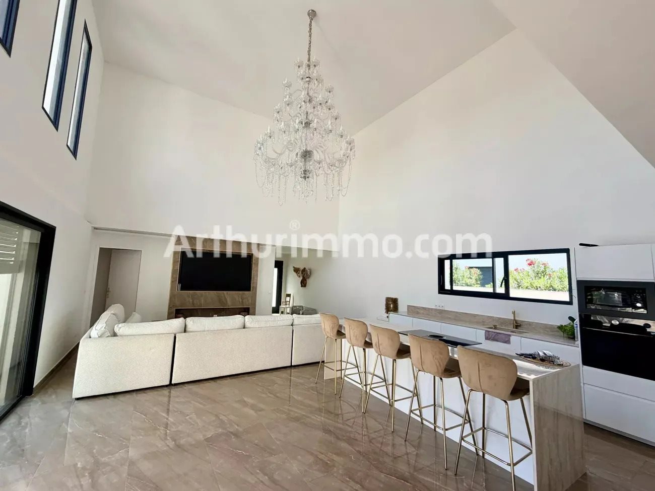 Maison à vendre, NaNm², Vias