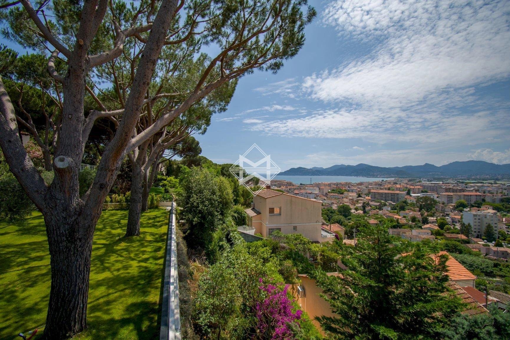 Maison à louer, 315m², Cannes