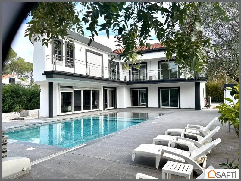 Maison à vendre, 279m², Saint-Raphaël