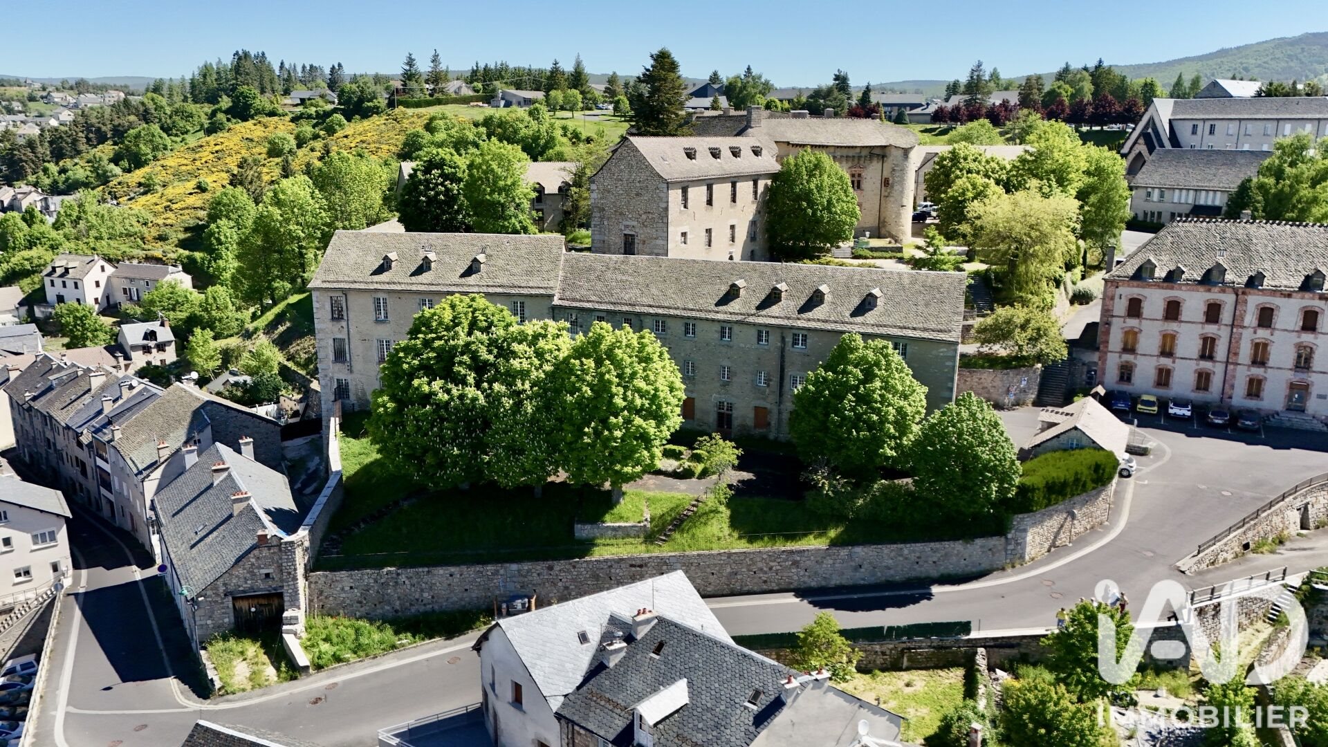 Maison à vendre, 1662m², Saint-Alban-sur-Limagnole