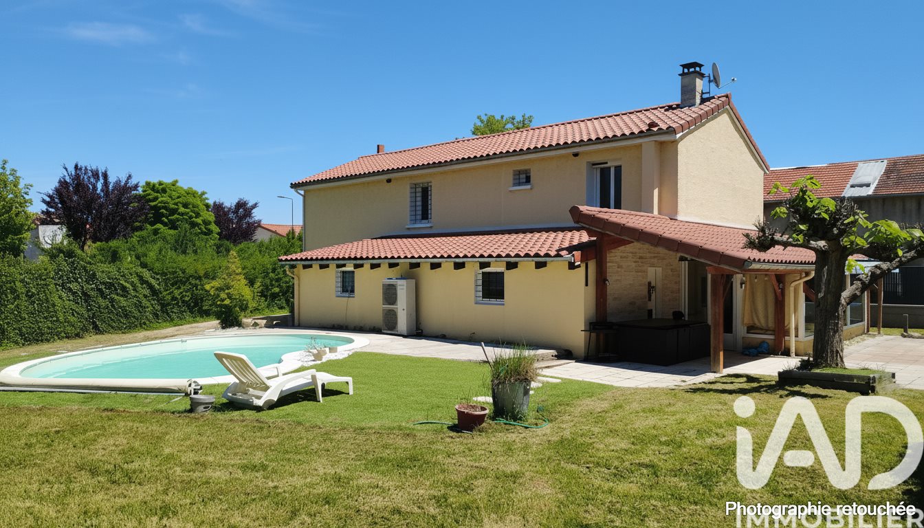Maison à vendre, 132m², Mornand-en-Forez