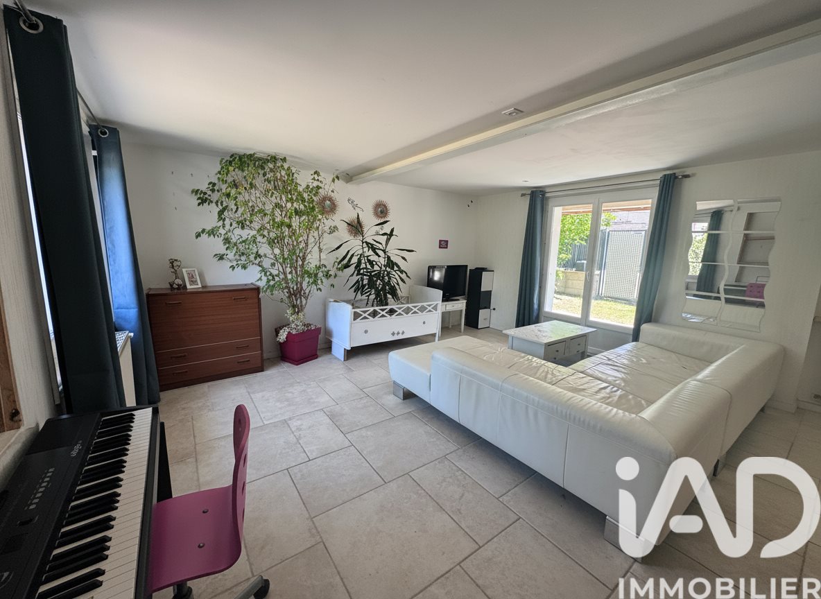 Maison à vendre, 132m², Mornand-en-Forez