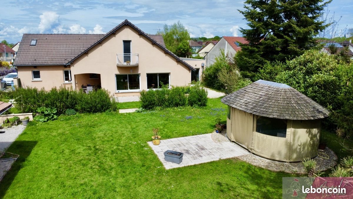 Maison à vendre, 218m², Abergement-la-Ronce