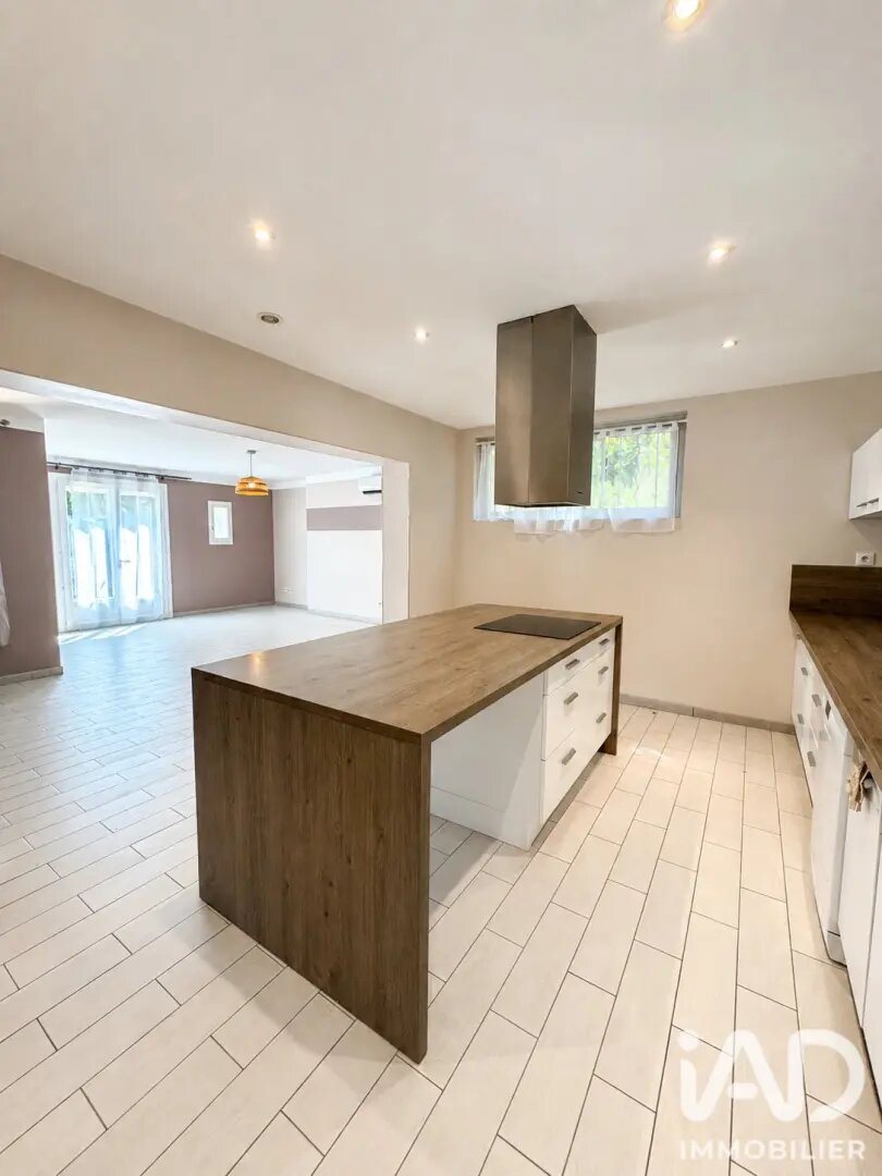 Maison à vendre, 245m², Eyguières