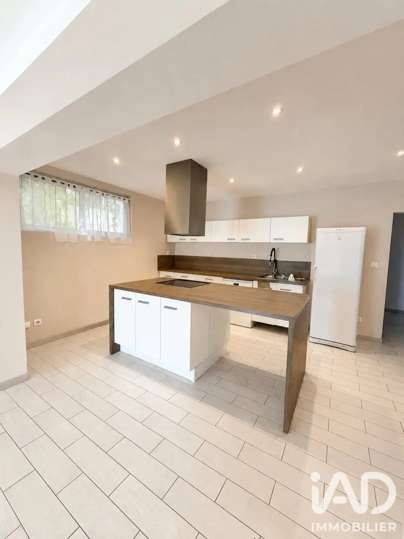 Maison à vendre, 245m², Eyguières