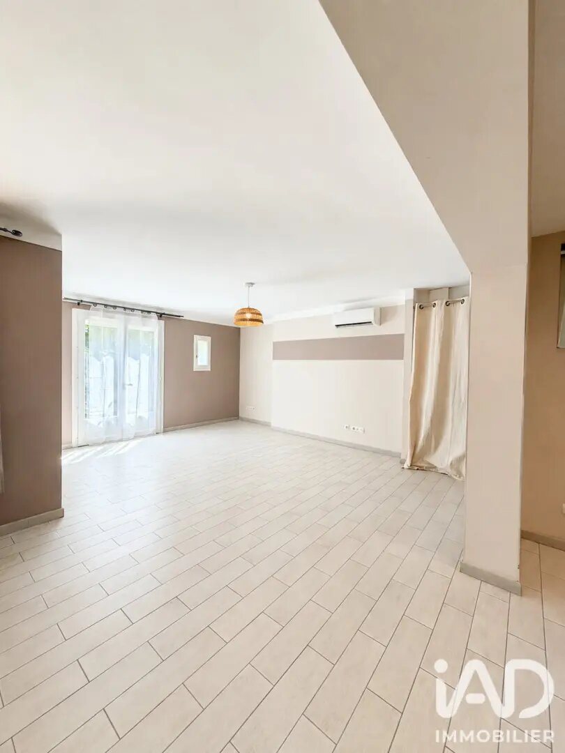 Maison à vendre, 245m², Eyguières